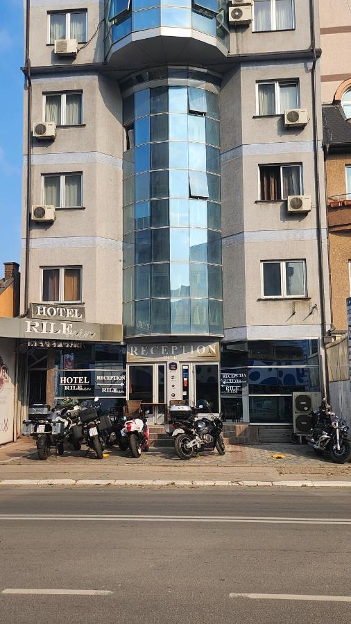 Hotel Rile Men Blue Ni Exterior foto